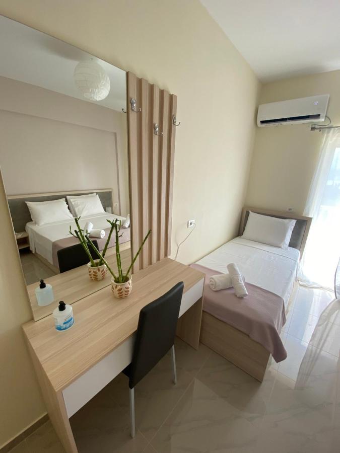 Elizabeth Apartments Himare Esterno foto