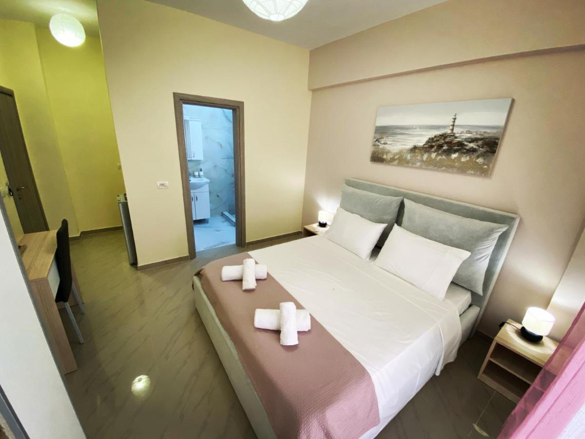 Elizabeth Apartments Himare Esterno foto