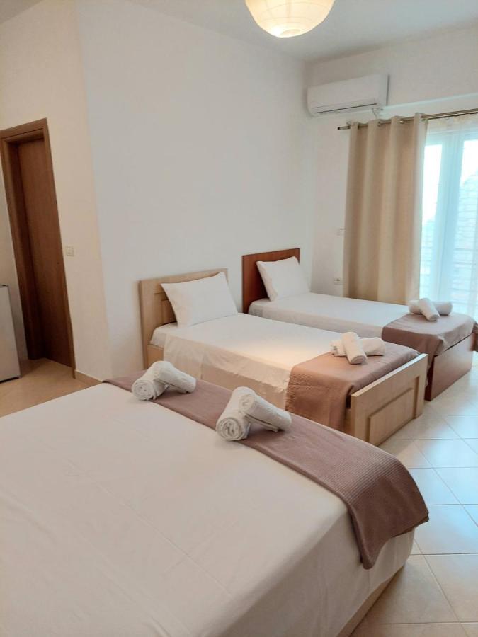 Elizabeth Apartments Himare Esterno foto