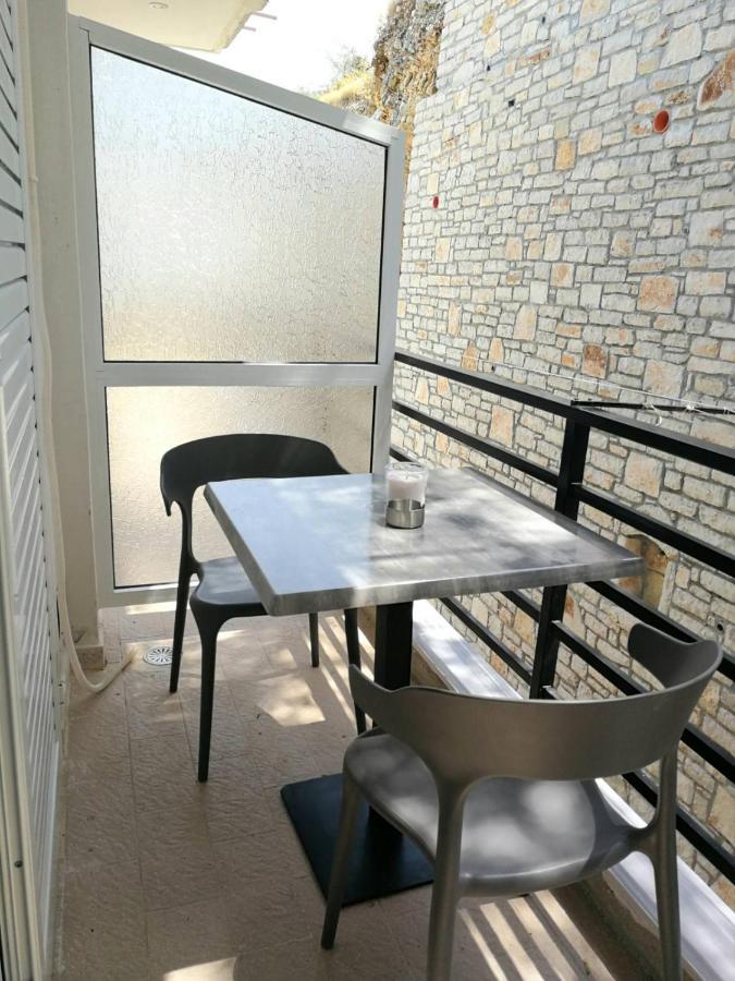 Elizabeth Apartments Himare Esterno foto