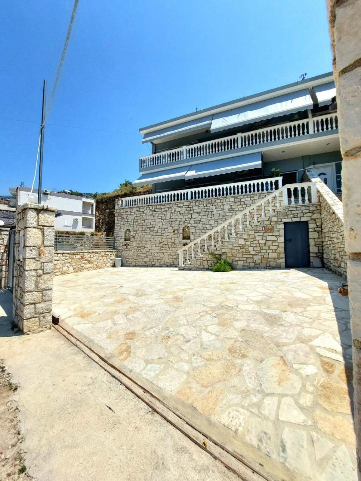 Elizabeth Apartments Himare Esterno foto