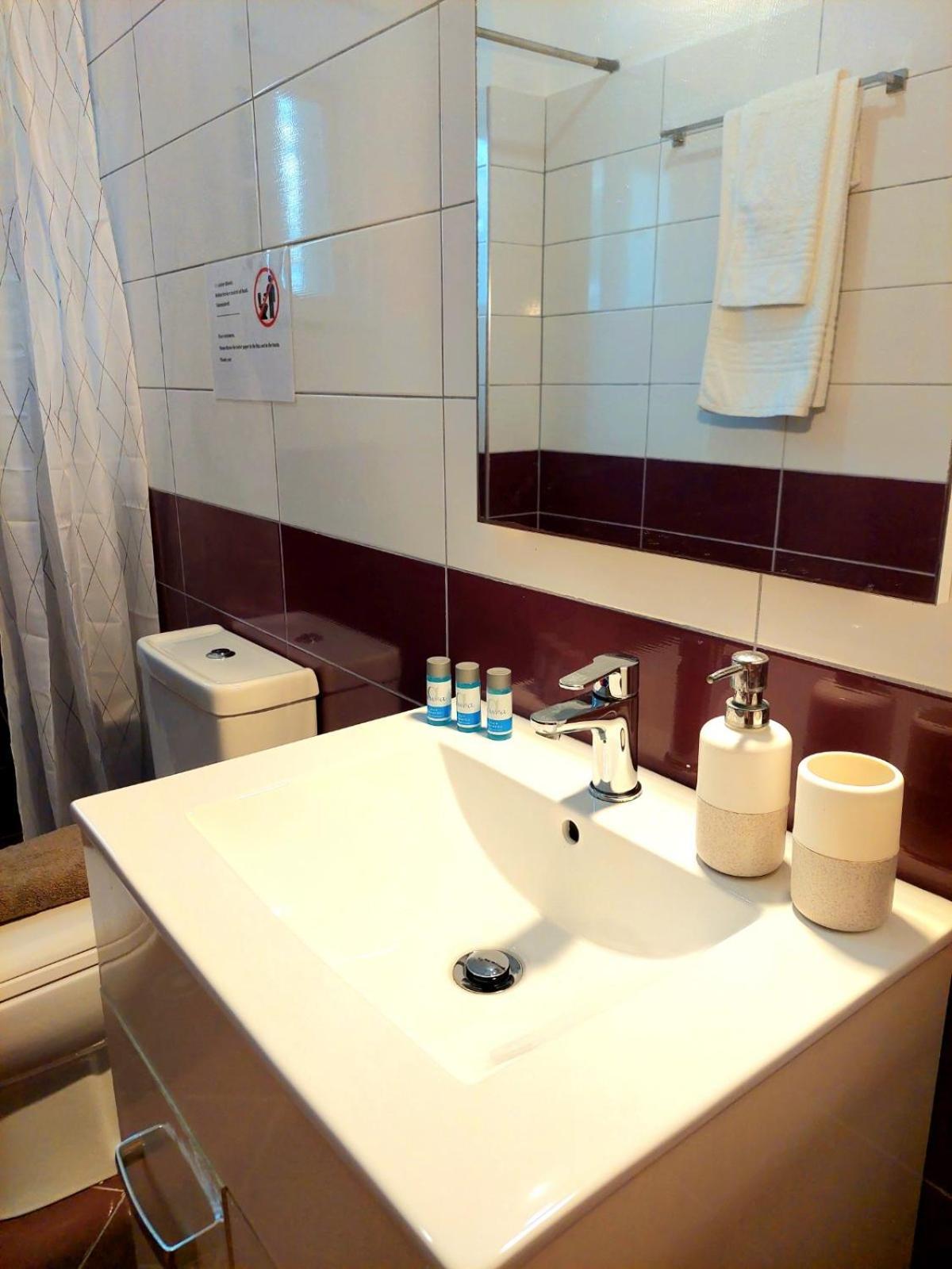 Elizabeth Apartments Himare Esterno foto