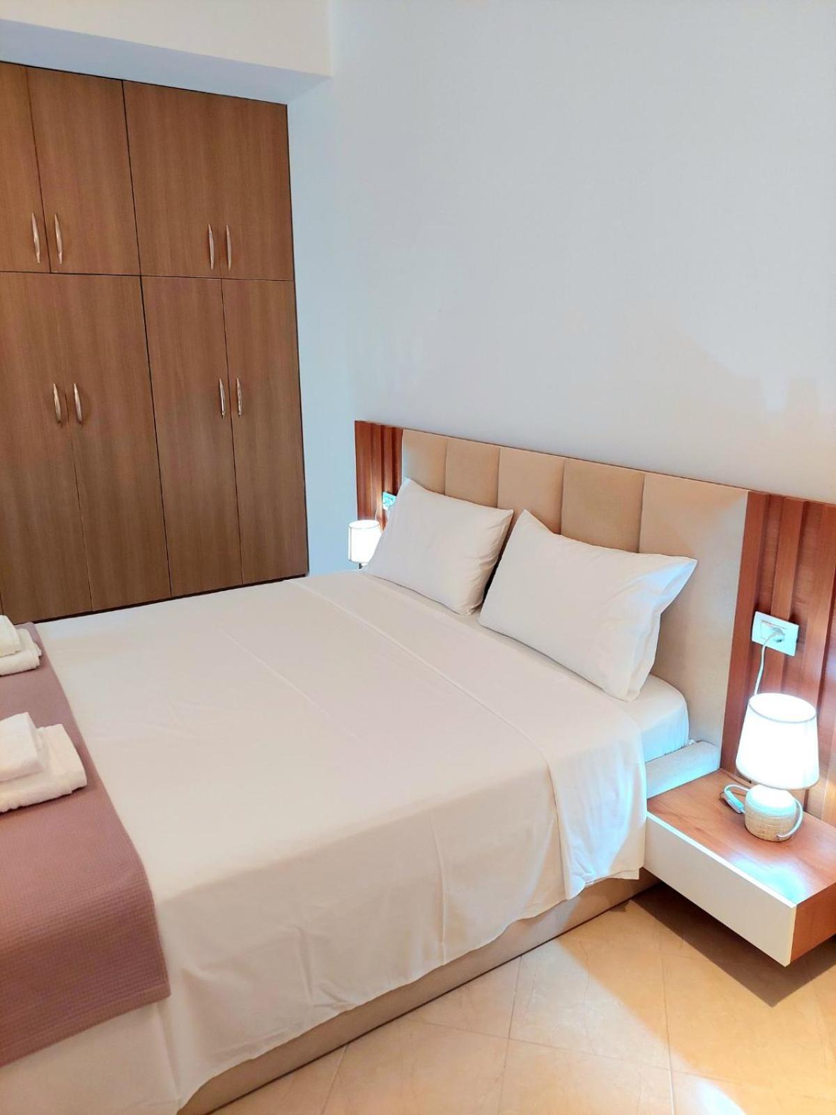 Elizabeth Apartments Himare Esterno foto