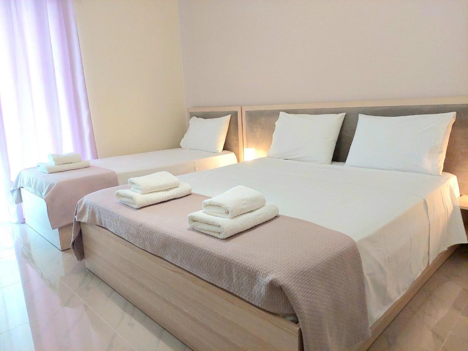 Elizabeth Apartments Himare Esterno foto