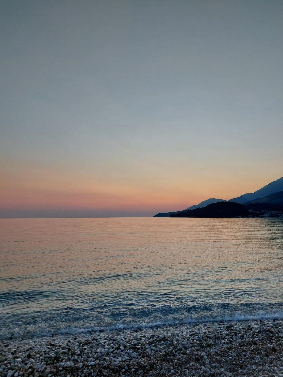 Elizabeth Apartments Himare Esterno foto