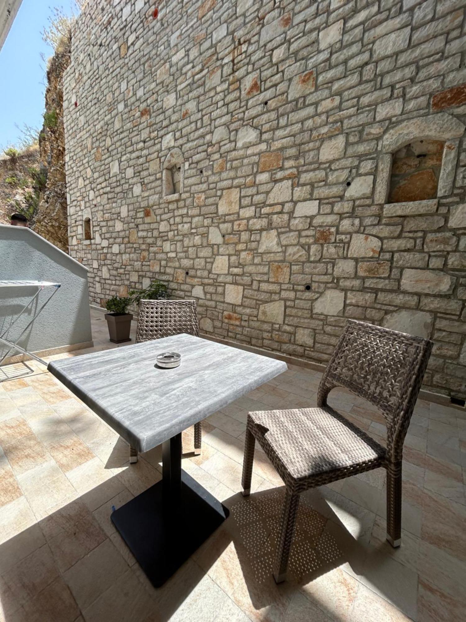 Elizabeth Apartments Himare Esterno foto