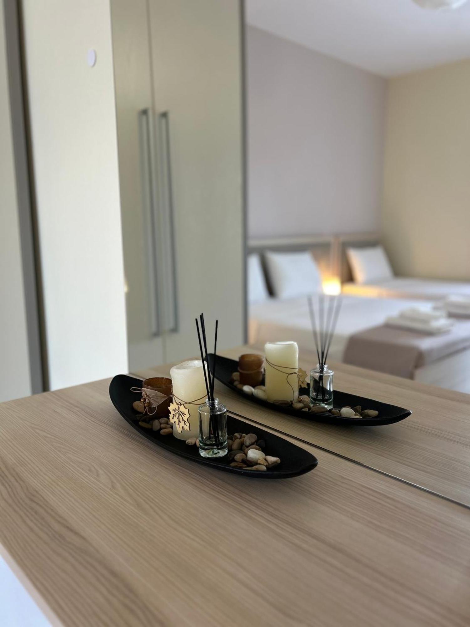 Elizabeth Apartments Himare Esterno foto