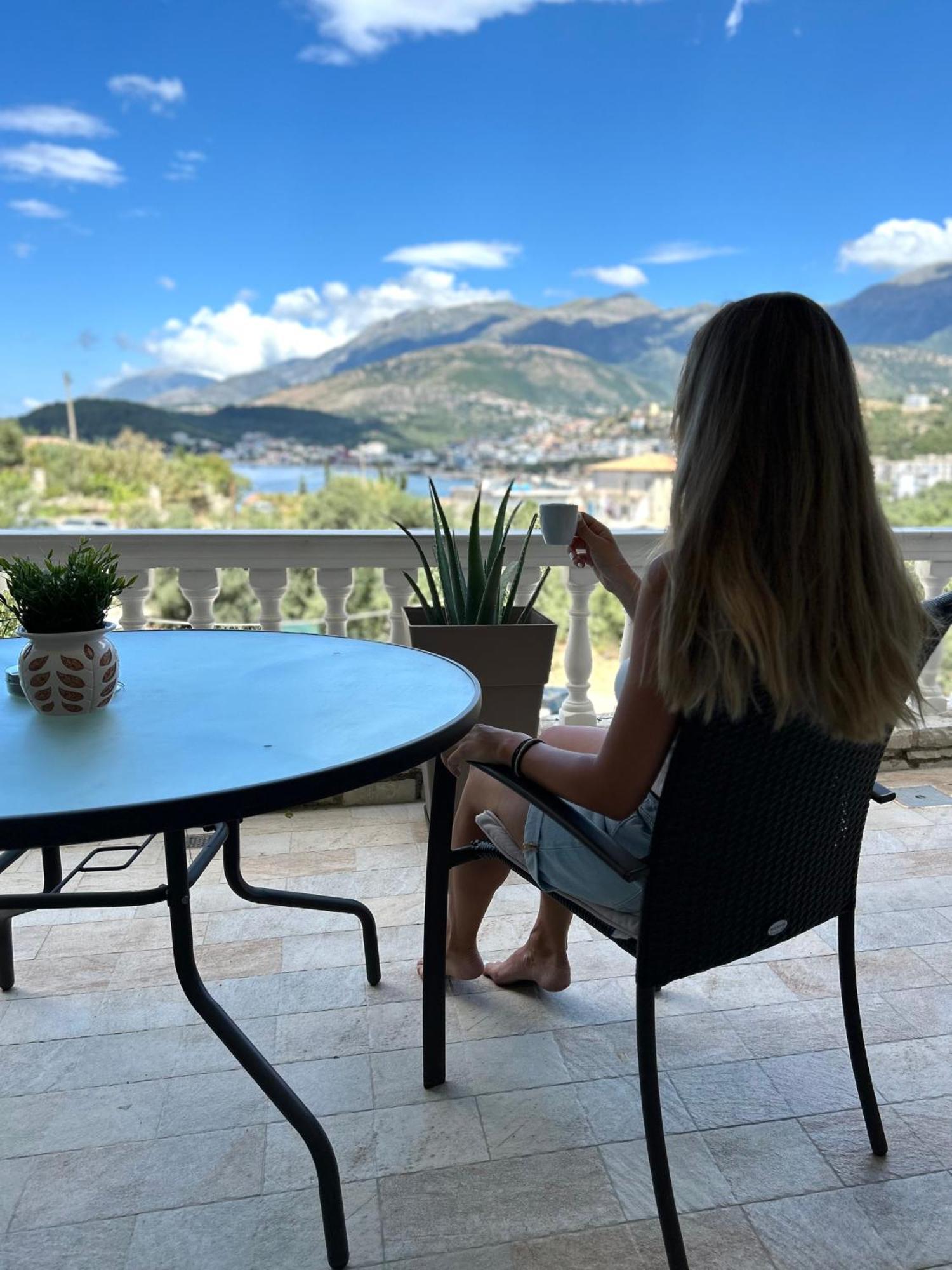 Elizabeth Apartments Himare Esterno foto