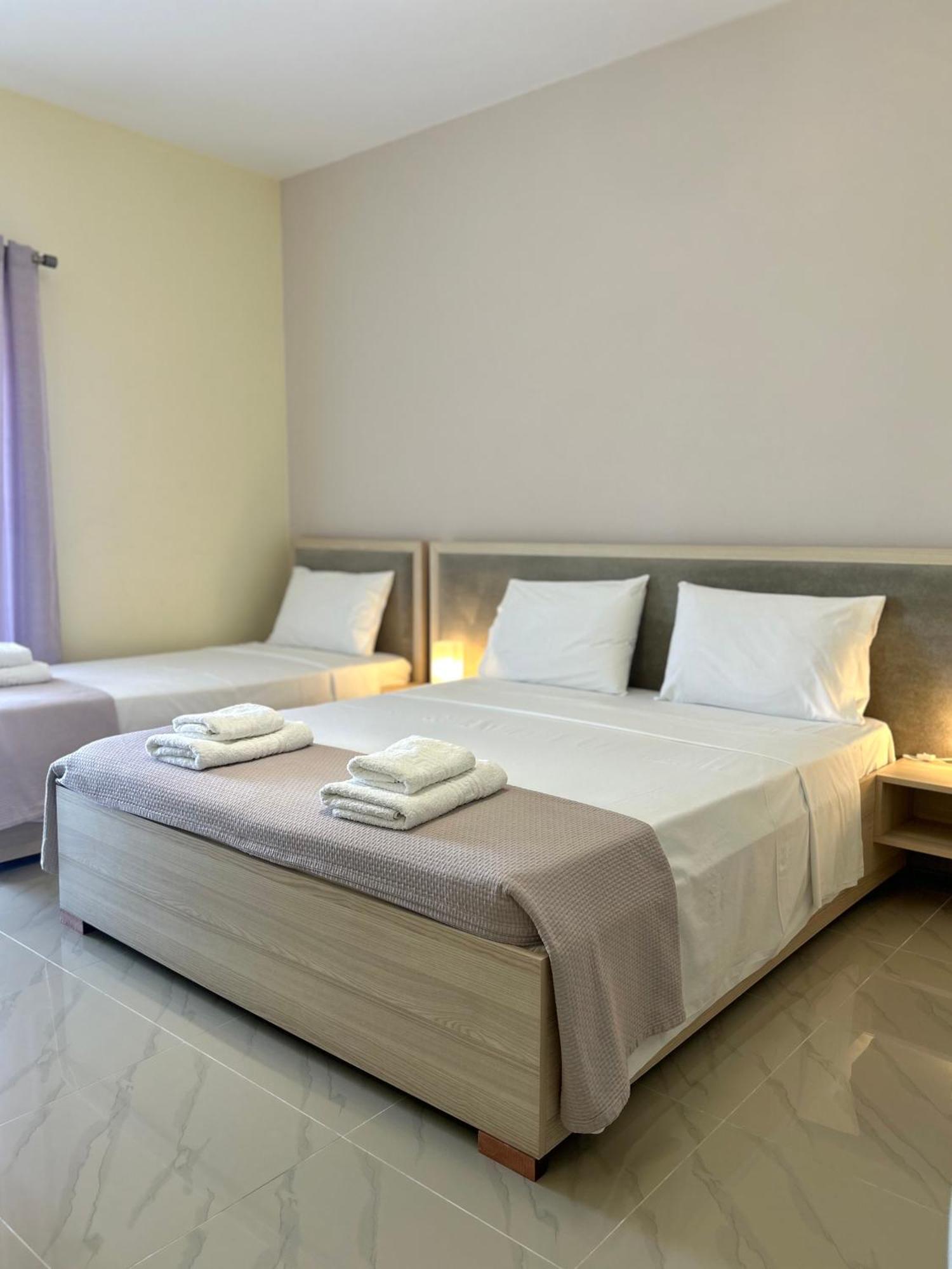 Elizabeth Apartments Himare Esterno foto